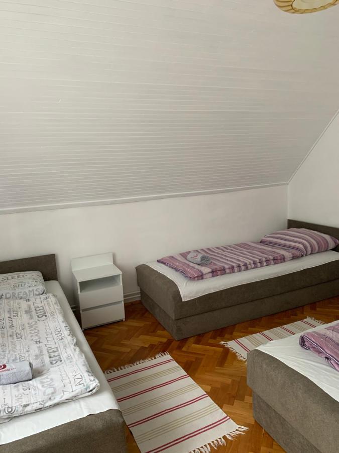 Kriszta Apartmanhaz Daire Balatonlelle Dış mekan fotoğraf