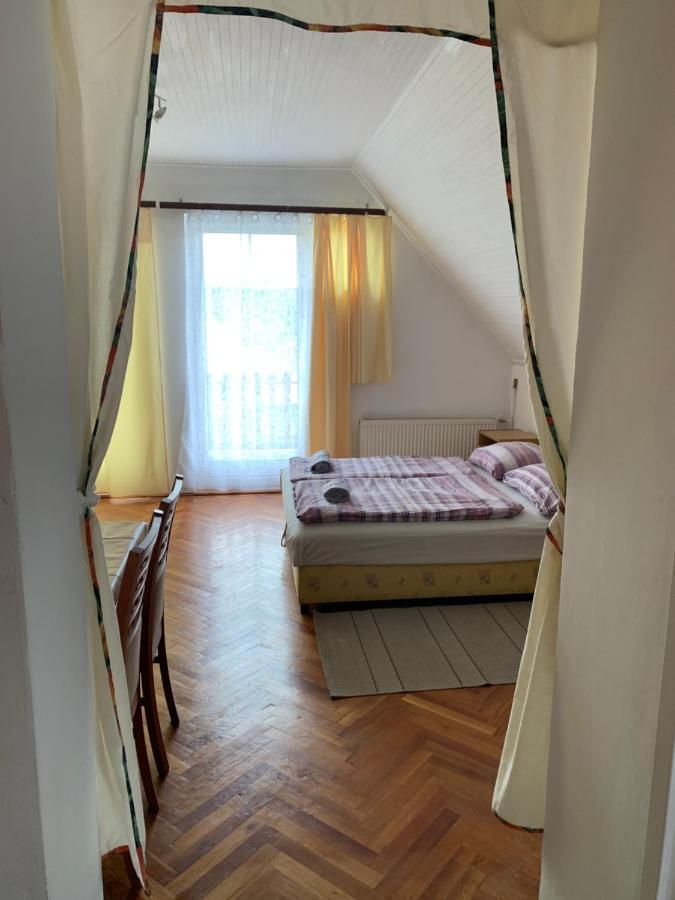 Kriszta Apartmanhaz Daire Balatonlelle Dış mekan fotoğraf