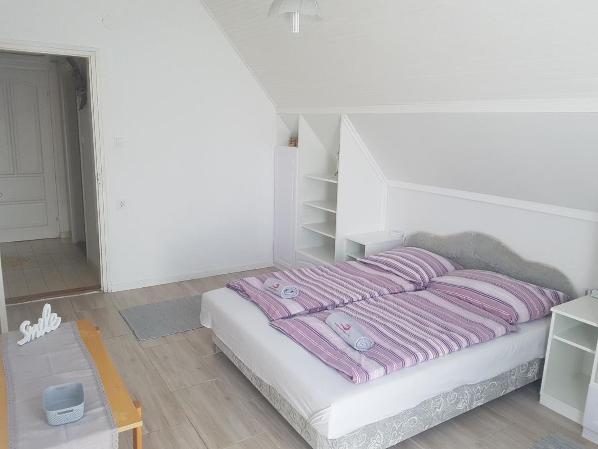 Kriszta Apartmanhaz Daire Balatonlelle Dış mekan fotoğraf